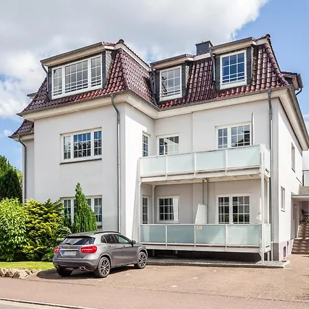 07 Mit Balkon Apartment *